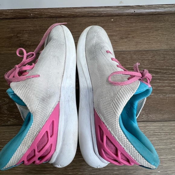 Youth Kizik Athens size 6.5 - Picture 4 of 7